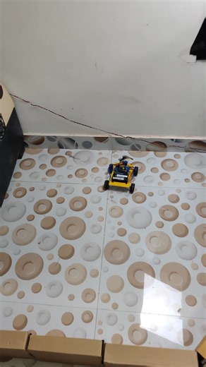 Testing Obstacles Avoiding Robot Working video uploaded YouTube Tutorial link 👇👇👇 https://youtu.be/hH-3-4DLWrg?si=CuZ6CbZNCobdsXTh | Eazytronic Robotic Classes