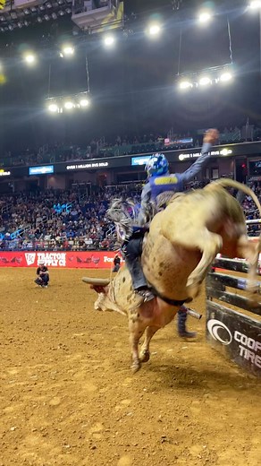 A rematch that you won’t want to miss! Chase Outlaw took on Twister Feather for a score of 88.25 points. #teamstampede #gowin | Nashville Stampede
