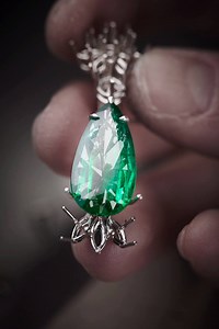 9.2K views · 233 reactions | Laissez-vous subjuguer par notre collection "Green Carpet" ! #Baselworld2018 #GreenCarpetCollection https://chopard.co/green-carpet-challenge-fr | Chopard | Facebook