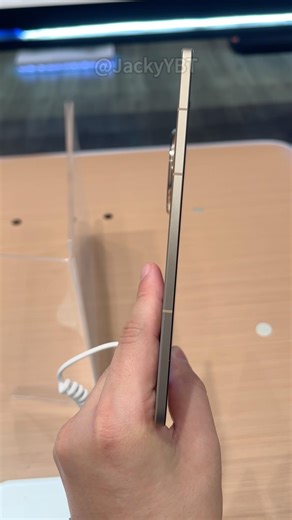 Oppo Find N6 Blossom Orange first look! #oppo #oppofindn6 #foldablephone