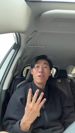 #stitch with @Alex Kim #greenscreen Nurse tells theiir salary! 😱 Radiology techs starting pay is ⬆️ #radtech #radiologytechstudent #nursesalarytransparency #medicalimag #doctor #nurse #healthcaresalary #xraytechstudents