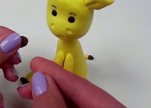 259K views · 3.5K reactions | GIRAFFE Cake Topper Tutorial How to make fondant giraffe By: Just Cake It - Cake Decorating Videos | MetDaan Cakes | Facebook