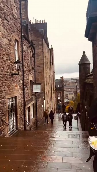 Explore Edinburgh's Historic Old Town and Beyond