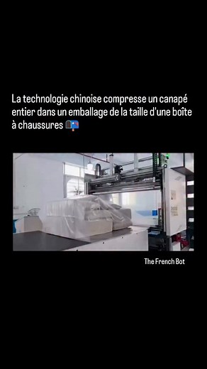 Grâce à une pression hydraulique de 120 tonnes, l'industrie chinoise du meuble peut compresser un canapé trois places dans un carton suffisamment petit pour le transport. Ce procédé réduit le volume des expéditions de près de 70 %, ce qui diminue considérablement les coûts et l'espace de stockage. La méthode de compression sous vide permet un transport plus efficace des canapés, qui retrouvent ensuite leur taille initiale une fois déballés. C'est un parfait exemple de la façon dont l'ingénierie 