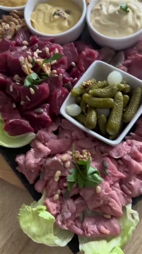 Venez découvrir nos repas thématiques au 5ème Élément 🍽️ 🐸 Cuisses de grenouille 🍲 Fondue chinoise façon Bacchus ➡️ À volonté – CHF 38.– /pers