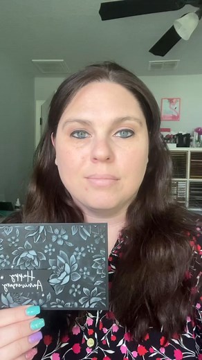 Check out this cool chalkboard technique! It’s so quick and easy and the result is stunning! #stampcampwithjen #stampinup #papercrafting #cardmaking #stampingtechniques | Stamp Camp with Jen