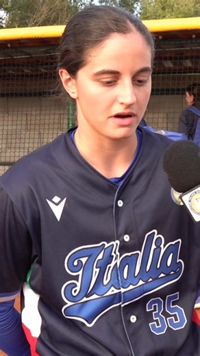 “Siamo partite bene, poi c’è stato un piccolo intoppo con la Spagna, ma da quel momento abbiamo continuato a crescere. Sappiamo di essere qui per un motivo preciso: siamo arrivate con un obiettivo chiaro, ci fidiamo l’una dell’altra e ognuna darà il proprio contributo”. Con queste parole Alexia Lacatena commenta il cammino di Italia Softball all’Europeo Élite in vista della finalissima contro i Paesi Bassi di oggi alle ore 17.00 #italiasoftball #softball #leazzurre #eurosoftball | FIBS - Federaz