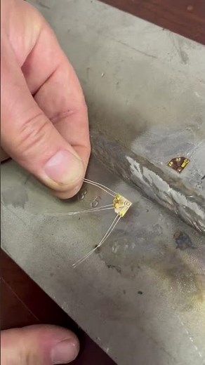 Metal stress detector metal residual stress detector