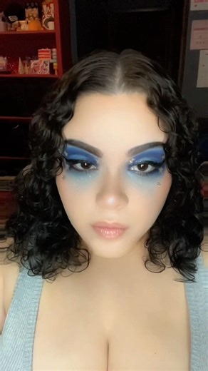Dramatic eyes only 💙 #makeup #makeupfyp #makeuplooks #euphoria #eyeshadowlooks