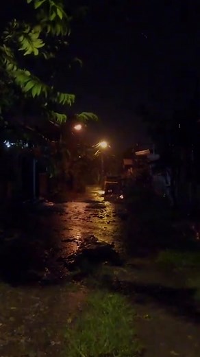 walking home from a night that was never meant to end.. 🌒