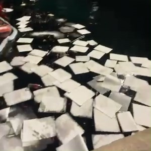 LOOK: Oil spill affects Davao gulf. (📹: Coast Guard Southeastern Mindanao) | via Hernel Tocmo | ABS-CBN News