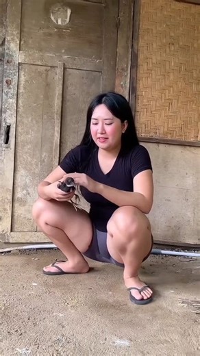 Playing with chickens | Chandra Cdr