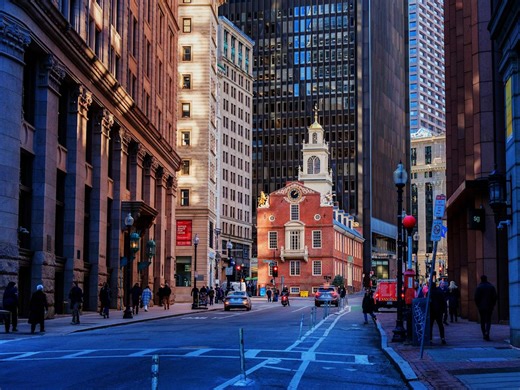 I've lived in the Boston area for 14 years. Here are 5 things that live up to the hype and 2 I tell first-timers to skip.