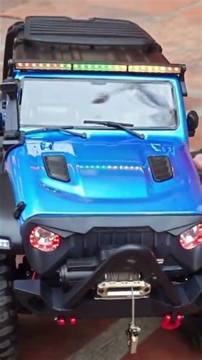 4WD Toyota RC Crawler in Extreme Action! 💪