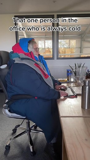 Best Winter Gifts - Heated Shawl!  Wrap yourself in cozy warmth with this oversized, cloud-soft electric blanket. Featuring upgraded heating technology for even, layered warmth.  ✅ Removable & washable for easy care ✅ Compact & portable for on-the-go comfort  One size fits all!  Don’t wait—shop now!  | JUDY JEANS | Facebook