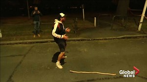 Powerful video shows a man performing a Haka dance outside the Al Noor mosque in Christchurch Saturday. Mourners were gathered at a floral tribute to the victims of the mass shooting in New Zealand. MORE: https://globalnews.ca/news/5063692/hero-new-zealand-mosque-attack/ | Global News