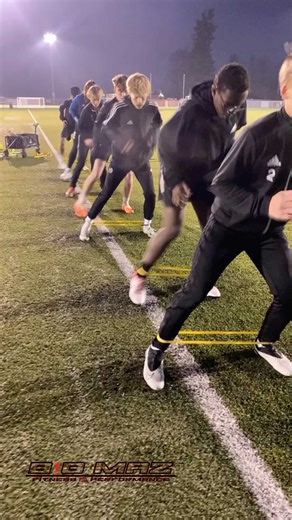 💨 Fast Twitch Warm Up 💨 Day 1 Elite Speed & Agility Training With The Squad Slow Feet Don’t Eat 🔥🔥🔥 #feetworkuniversity #quickness #speedandagility #bmfpspeed #banddrills #soccerworkout #addidas #fastfeet #speeddevelopment #strengthandconditioning | bigmazfitnessandperformance