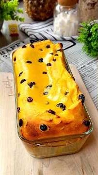 Yogurt and Raisin Cake – Creamy and Aromatic Dessert with Only 4 Ingredients