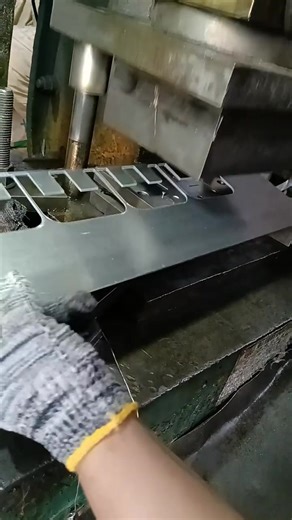 #HandCraft #Handmade #HandmadeWithLove #Craftsmanship #SkilledHands #CreativeHands #ArtisanWork #MadeByHand | Chén Tíng