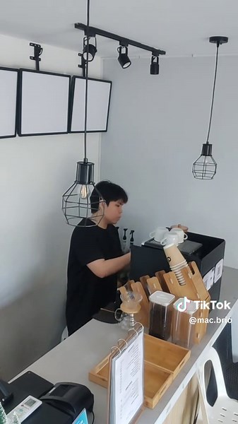 Moka pot brewing @Briō Coffee ♥️ #coffee #pampanga #smallcafeowner #fypage #mokapotcoffee #mokapotbrewing