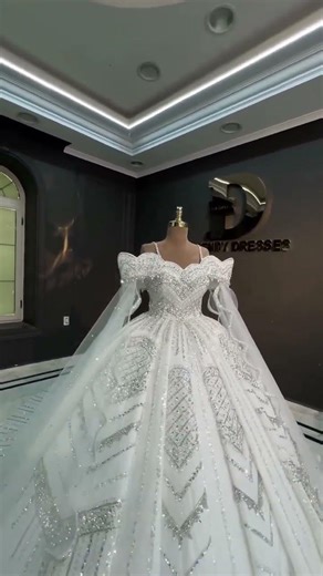 shimri bridle dress full heavy work princess look #wedding #fashion