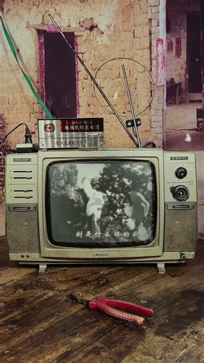 Old School TV Antenna Repair & Testing – It Actually Works! #RetroTech #VintageTV #AntennaRepair