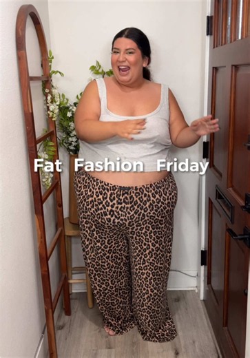It’s time for Fat Fashion Friday!!!🤍 #plussize #reletable #ootd #plussizefashion #plussizeedition