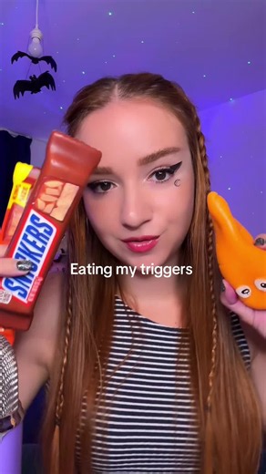 Je goûte mes triggers et je note la texture #asmr #eatingmytriggers #triggers #asmrsounds