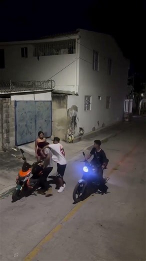 Casi le Roban la moto eléctrica #reflexion