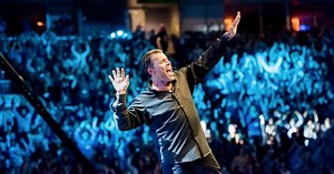 1.1K reactions · 115 shares | One weekend, a lifetime of change. Create your breakthrough with Tony and start living life at the next level. | Tony Robbins | Facebook