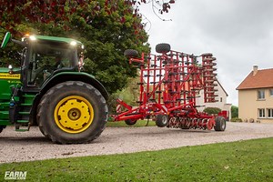 Après le modèle porté, place à la version trainée! Voici le nouveau HORSCH Finer XL découvert à la Lucine. Hélas la météo n'autorisait pas l'accès aux champs. Toutes les infos en premier commentaire. | FARM Connexion