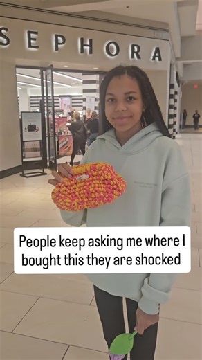 Sisters Loom on Instagram: "✨✨✨ Our handmade bags are one of a kind and can come in any colors you choose. They are sure to be a conversation starter! Let us help you bring some fashion to your wardrobe. #market #markettip #vendor #vendorsetup #art artist smallbusiness kidsbusiness entracrochetpranuer businessowner marketing marketingstrategy gift giftidea ammigurumi plushie stuffedanimal Inspiration handmade crafting handmadecrafts localart micheals yarn sisters christmasgift giftidea yarn"