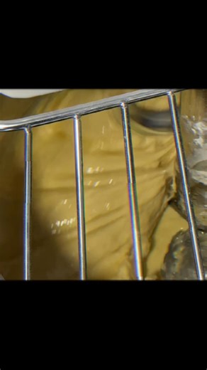 🥮 Pregătim o nouă tură de cozonaci! Cozonacii noștri proaspeți, pufoși și aromați sunt din nou în cuptor — și vor fi disponibili în această seară! Dacă vrei să te bucuri de gustul autentic și cald, ca acasă, scrie-ne pentru a-ți rezerva unul. 🤎✨ | Caprice Restaurant