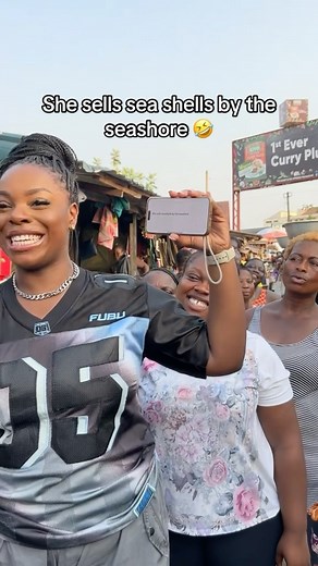 Chop Daily on Instagram: "She sells sea shells by the seashore 🎥 @khaoswithkez"