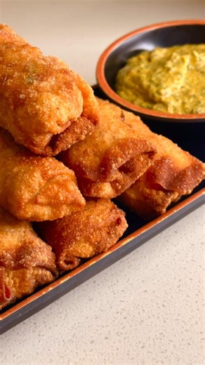 •breakfast🍳egg rolls + creamy avocado🥑dip• #recipe