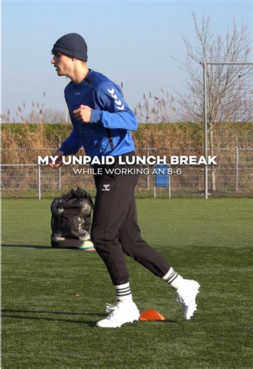 If people train hard to run marathons, why don’t we train just as hard to keep playing football as we age? On Mondays I work from home, and if I get the chance, I always try to sneak in a session during my lunch break. I start at 08.00, work until around 12.15, then head straight to the pitch. After training I head home, quick rinse in the shower, and because I meal prep on the weekend, I’m back at my desk again with a bowl of food ready to go. Then it’s back to work from about 14.00 to 18.00. I