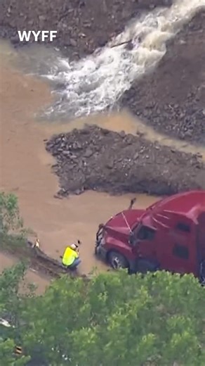 1.2M views · 10K reactions | CHECK IT OUT | Here’s what the TN/NC border looked like earlier this week after a mudslide. Find out about detours here. https://www.wxii12.com/article/i-40-north-carolina-tennessee-line-closed-rockslide/65116588 | WXII 12 NEWS | Facebook