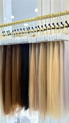 Dive into the world of weft hair extensions — the most seamless, scalp-friendly way to add length, volume and colour without any glue, heat or sticky residue ✨ Wefts are incredibly gentle on your natural hair, making them perfect for long-term hair health. No tugging, no pulling, no damage… and when it’s time for maintenance, the removal and reinstallation is super simple. One of our fave perks? Wefts allow us to blend multiple tones to create dimension without colouring your natural hair. Want 