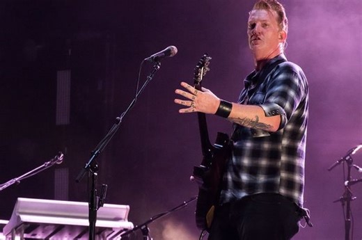 Them Crooked Vultures reunite at Taylor Hawkins tribute show