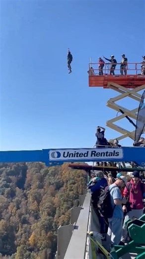 1.1M views · 4.3K reactions | A horrific BASE jumping accident — caught on camera by @lexiep @ZipZapBase 廒 #fly #BASE #jumping #jump #accident | Skydiving Adventures | Facebook