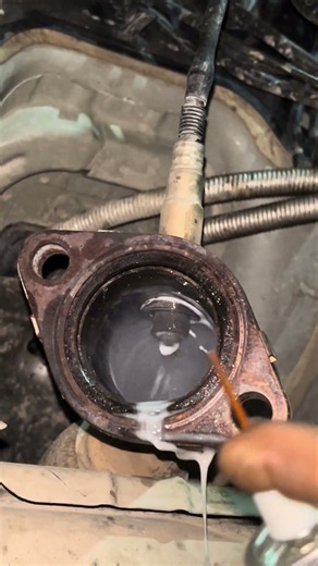 Oxygen Sensor Cleaning With Spray #oxygen #sensor #clean #spray #automechanic