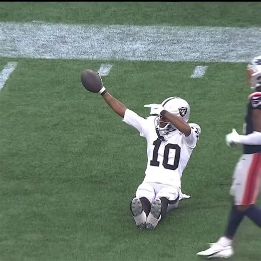 Best of Raiders on Instagram: "What a Play by Thornton!! Great playcalling by Chip. Awesome throw by Geno. Insanely clutch catch by Thornton!! Signature play of the game imo! Gotta love it!!"