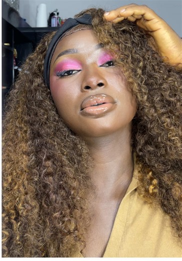 Few days to 2026 guys#makeuptransition #creatorsearchinsights #makeup #beautycreators