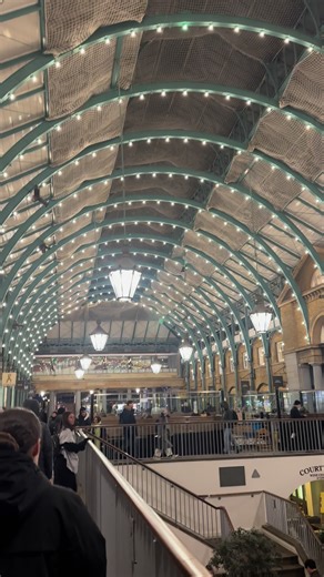 Explore Covent Garden: Street Shows and Shopping Delights