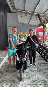 Xe AB 125 & AB 160: Mão đầu, pô xăng gió và đèn độ đẹp