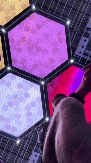 1:49:42 ⏱️ SUB-1:50 ✅ Goal achieved at the EDP Lisbon Half Marathon. After the week I’ve had, I honestly didn’t know if today would happen. But sometimes you trust the training… trust the plan… and just show up. Running across the iconic 25 de Abril Bridge with the sunrising over Lisbon is something every runner should experience. The atmosphere today was unreal. Race plan: Sub-1:50 Official chip time: 1:49:42 Executed almost perfectly. The best feeling though? Crossing the line knowing there’s 