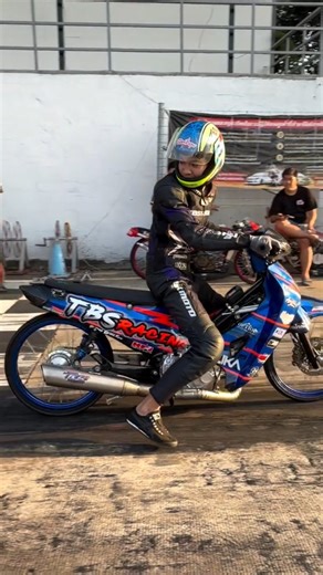 GILA BALAP 1200m 201m on Instagram: "Wave 125 desmo TBS racing"