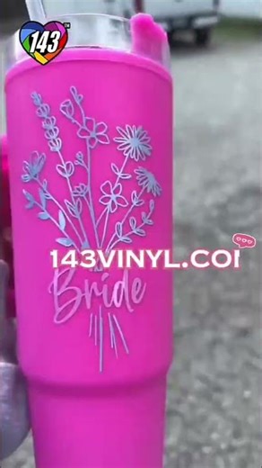 To all the brides-to-be: this is your sign to add some color-changing magic to your wedding day! 🥂✨