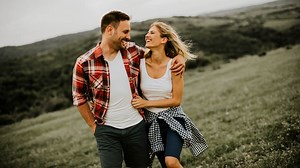 We Asked 4 Renowned Relationship Experts: Is Monogamy Even Realistic Anymore?