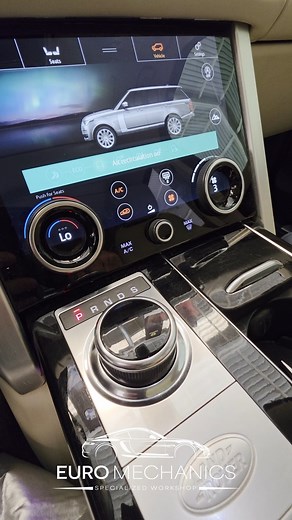 ¿Tu Range Rover no reconoce la llave o no abre a distancia? ¡Mira esto! 🔑 Nos llegó esta Range Rover con falla en el keyless access: la llave tenía que estar justo al lado del vehículo para poder encender o abrir las puertas. Después de una inspección, detectamos interferencia y un módulo que ya no estaba funcionando correctamente. Reparamos el sistema y la camioneta volvió a funcionar como nueva 🔧 👉 Si tu llave también falla o el sistema no responde, agenda tu cita con los especialistas en t